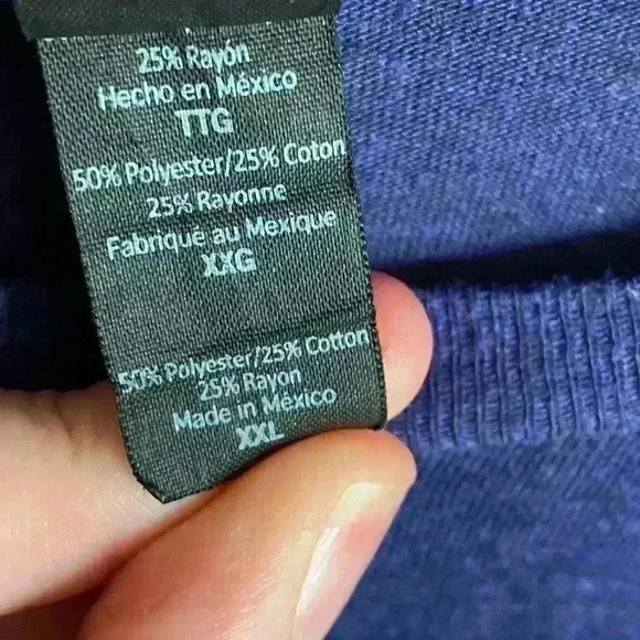 ⭐️ Nashville Predators “Hang Out With Your Fang” Out T-Shirt - Picture 3 of 3